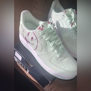 have a nike day air force 1s